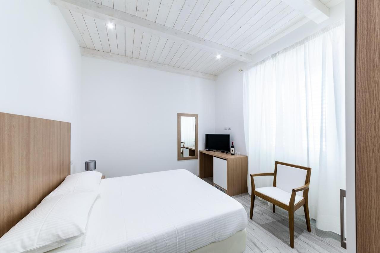La Promenade Rooms & Suites Olbia Exterior photo