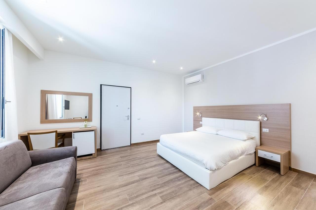 La Promenade Rooms & Suites Olbia Exterior photo