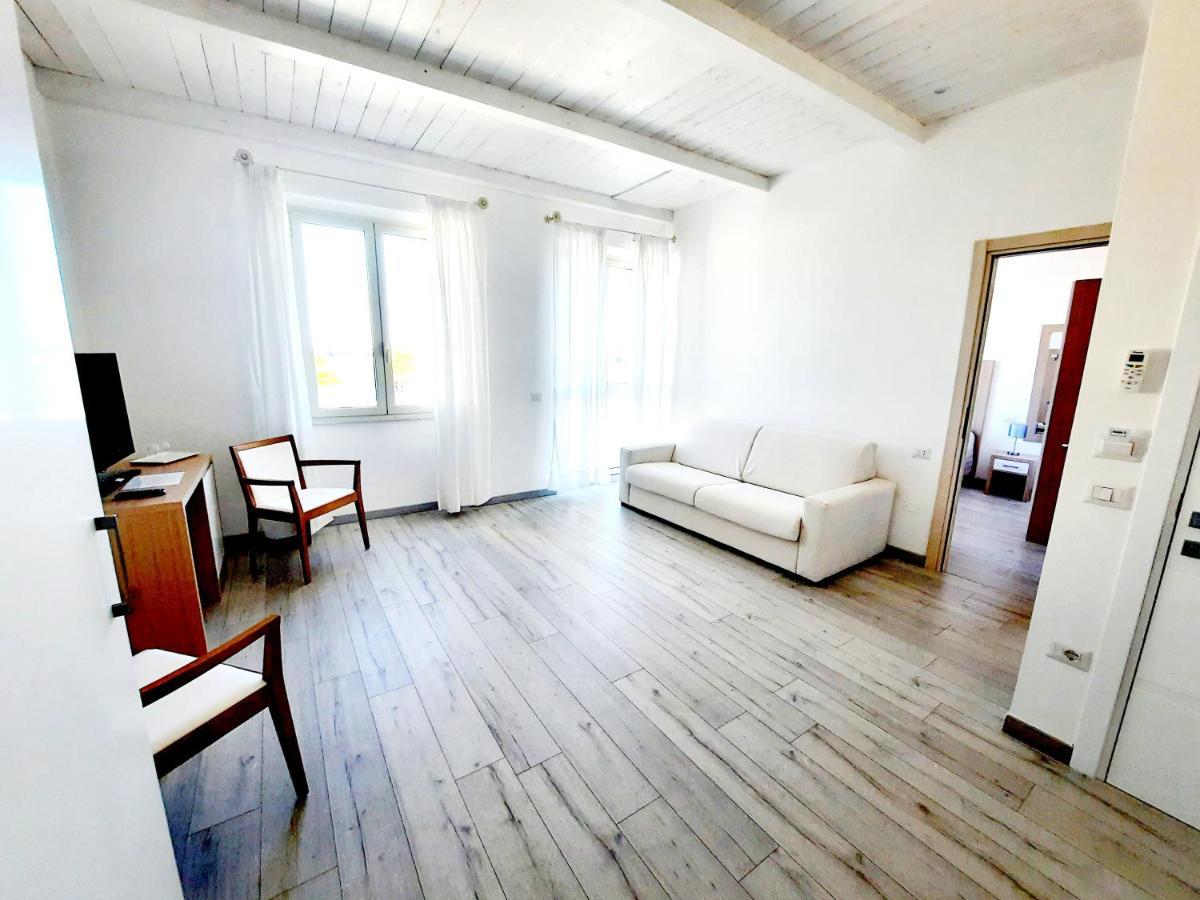 La Promenade Rooms & Suites Olbia Exterior photo